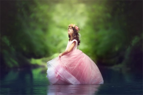 黄茜兮名字打分怎么样_带茜字和兮字的名字(精选915个)