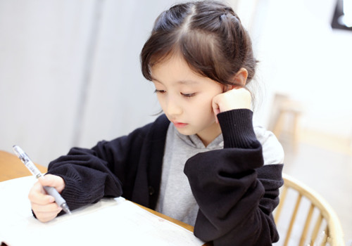 琰和煊哪个取名好些_煊字取名字_华煊姓名测试